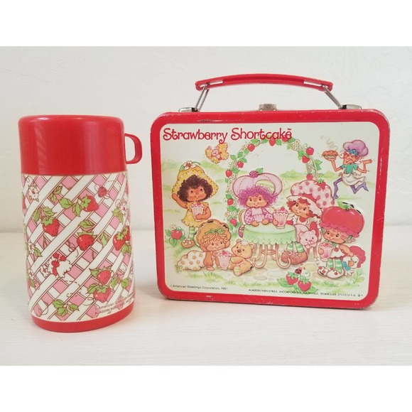 Strawberry Shortcake Metal Lunch Box, Bradley Clock, & Her Friends Books - Picture 5 of 12